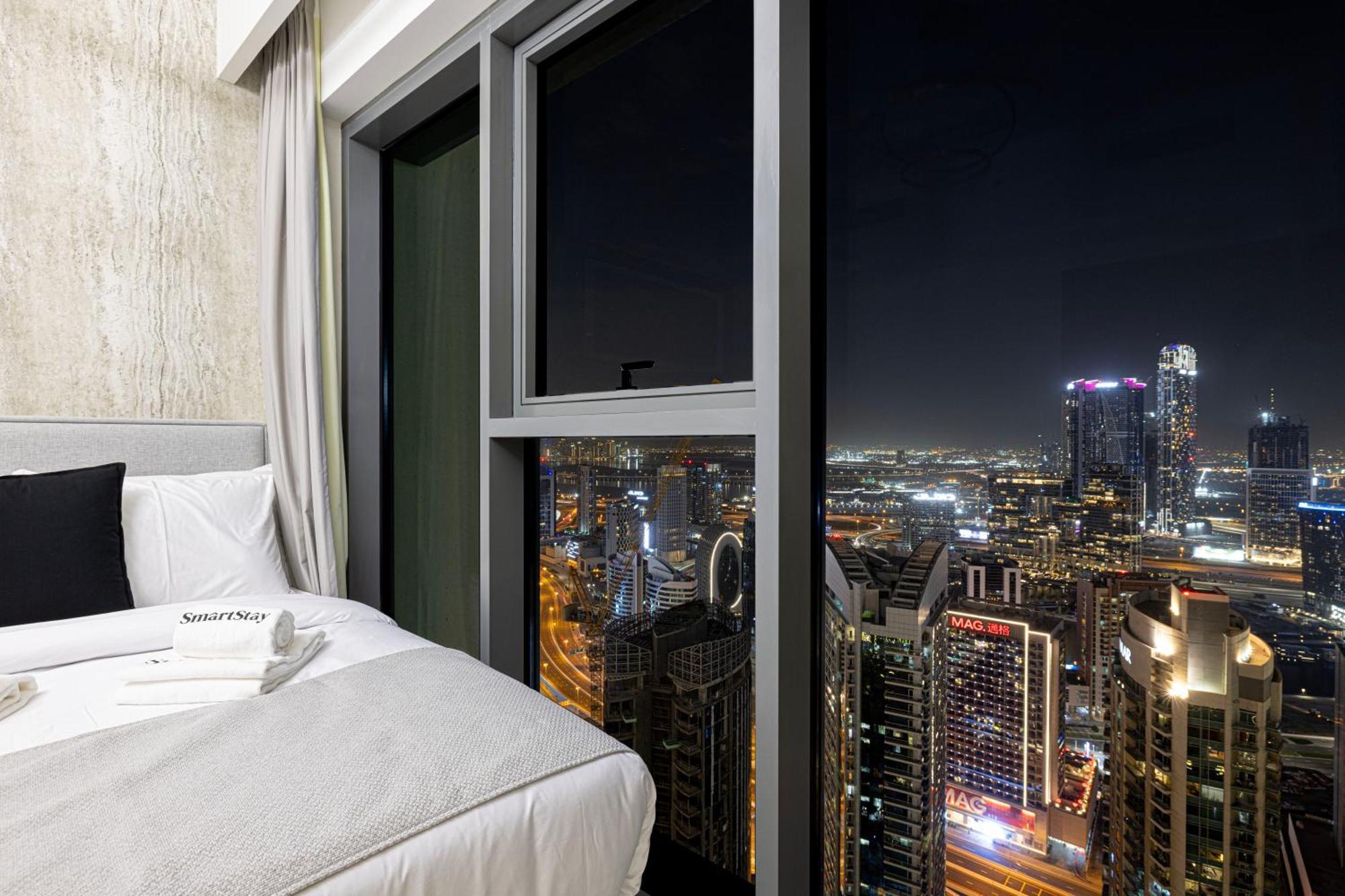 Smartstay At Burj Royale - Full Burj Khalifa View - Brand New Luxury Apartments Dubái Exterior foto
